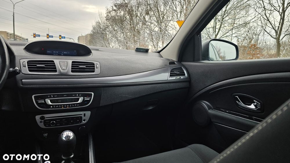 Renault Megane 1.6 16V Limited - 11