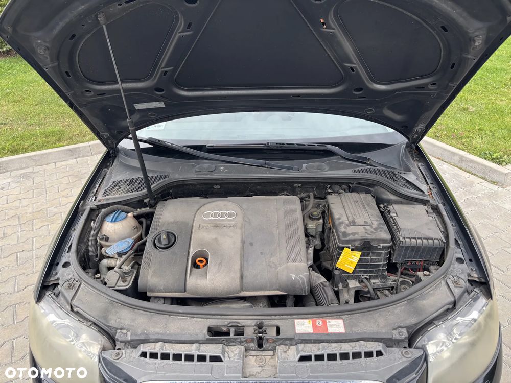 Audi A3 Sportback 1.6 FSI Ambiente - 8
