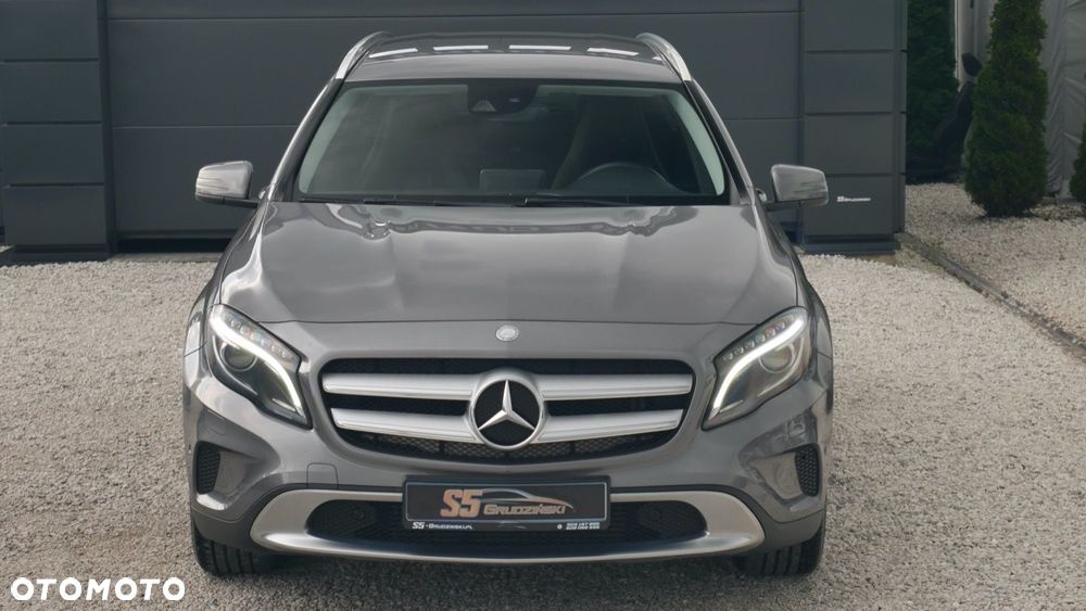 Mercedes-Benz GLA - 4