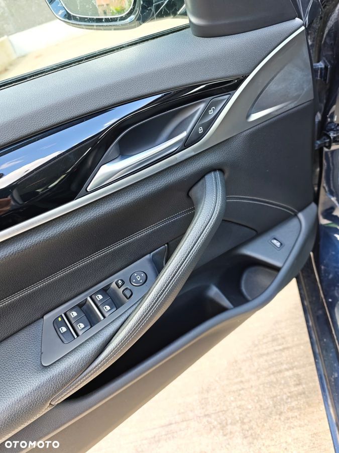 BMW Seria 5 520d xDrive Sport Line - 15
