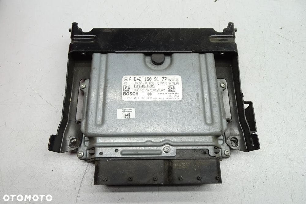 Mercedes E W211 CLS W219 ML W164 R W251 Sterownik Moduł silnika 3.0 CDI 6421509177