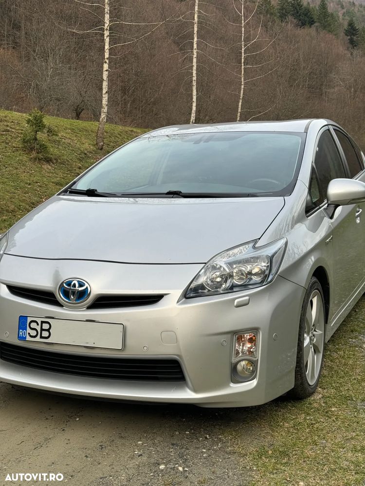 Toyota Prius (Hybrid) Sol - 3