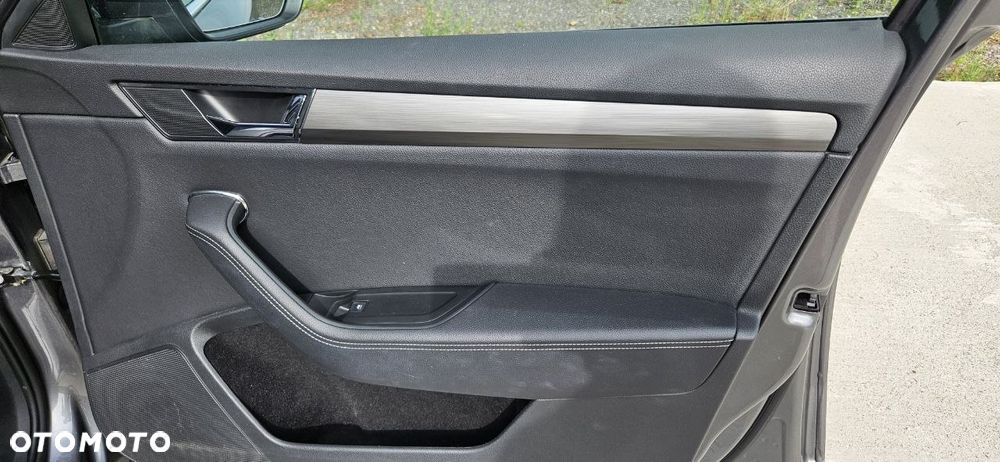Skoda Superb 2.0 TSI Style DSG - 31