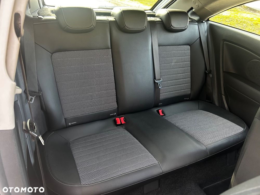 Opel Corsa 1.6 Turbo OPC - 12