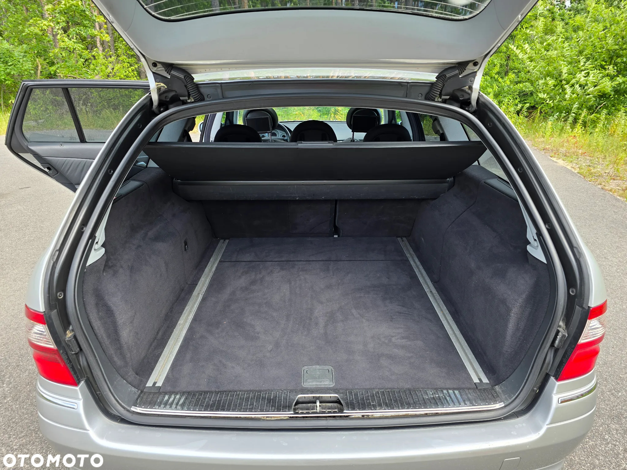 Mercedes-Benz Klasa E 320 T Avantgarde - 31