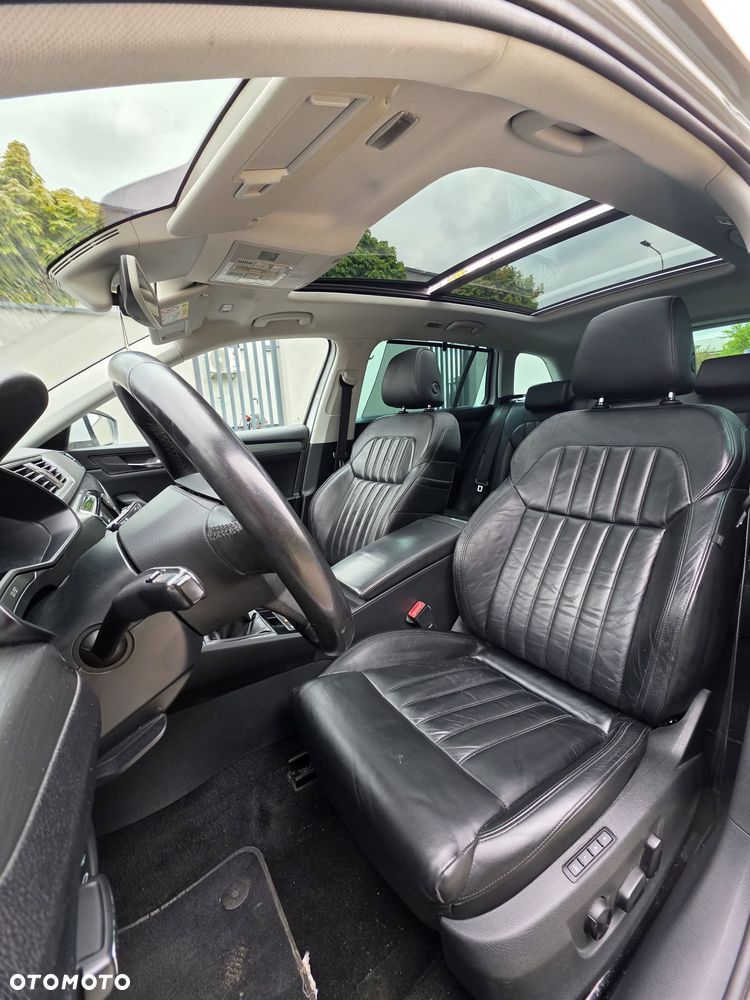 Skoda Superb 2.0 TDI Sportline - 29