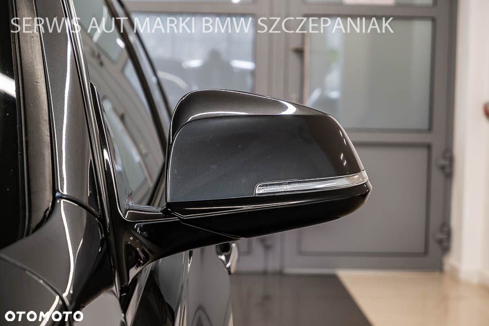 BMW Seria 3 330i M Sport - 8