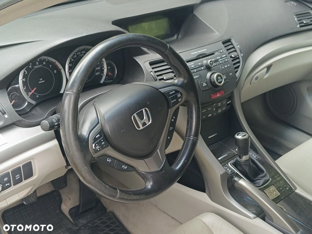 Honda Accord 2.0 Executive - 11