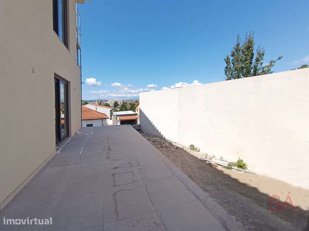 Apartamento T2 novo com logradouro e lugar de garagem em Ferreiros ... - Grande imagem: 5/21