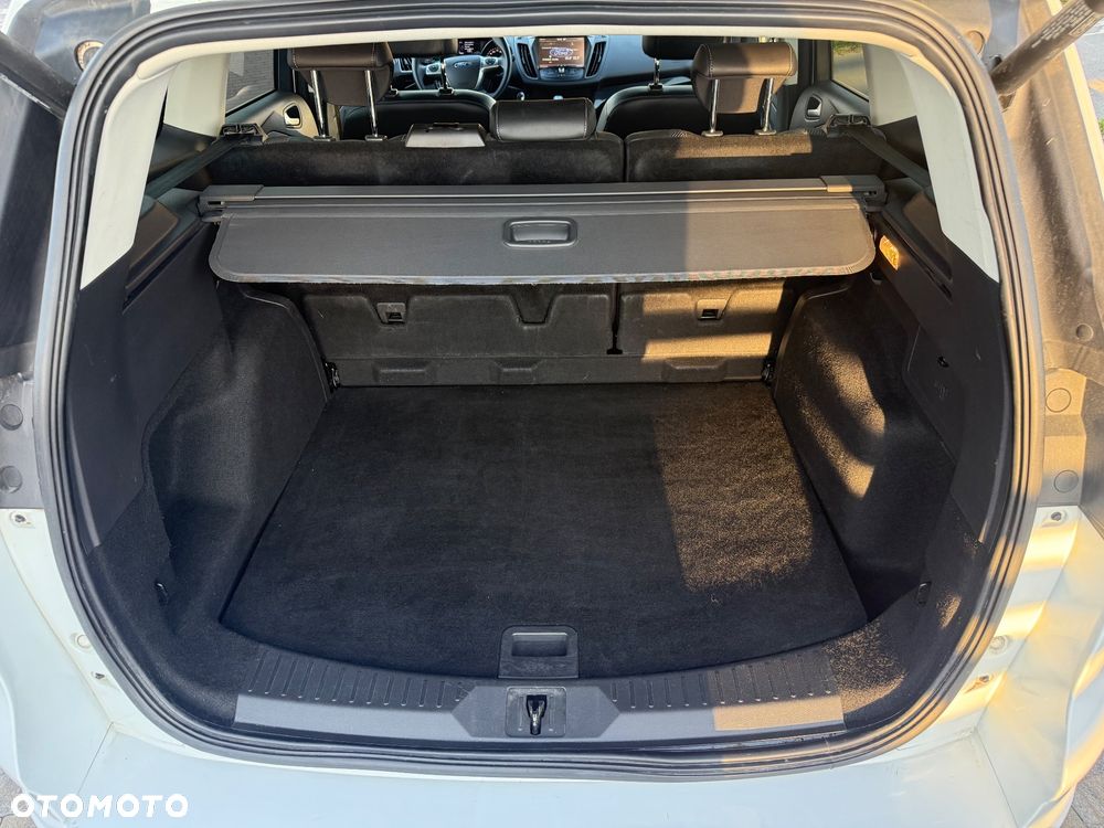 Ford Kuga 2.0 TDCi 4x4 ST-Line - 23