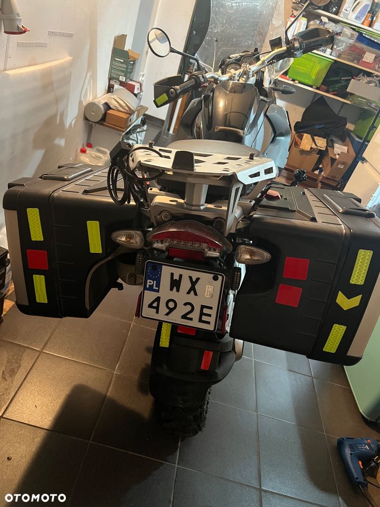 BMW R - 8