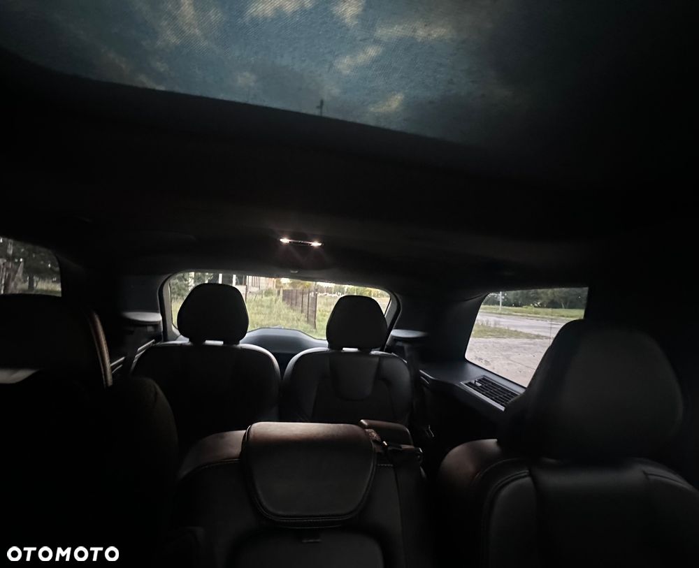 Volvo XC 90 T6 AWD R-Design 7os - 8
