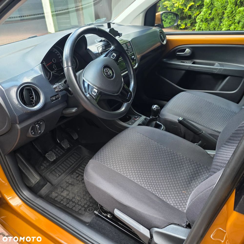 Volkswagen up! high - 10