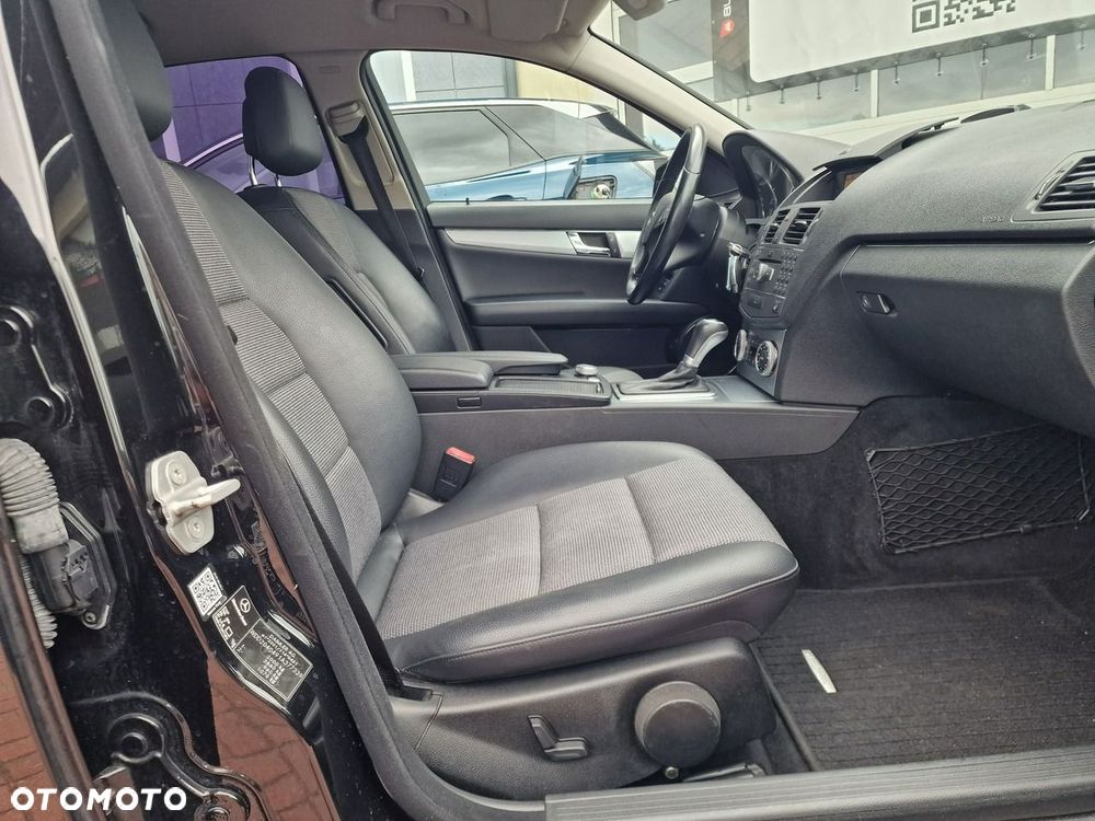 Mercedes-Benz Klasa C 180 BlueEFFICIENCY 7G-TRONIC Avantgarde - 26