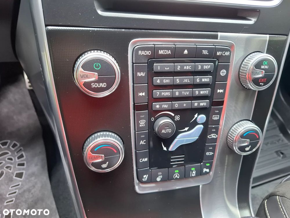 Volvo V60 D4 Geartronic RDesign - 16