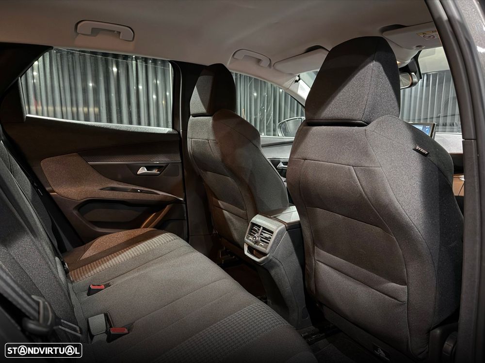 Peugeot 3008 1.5 BlueHDi Allure EAT8 - 31