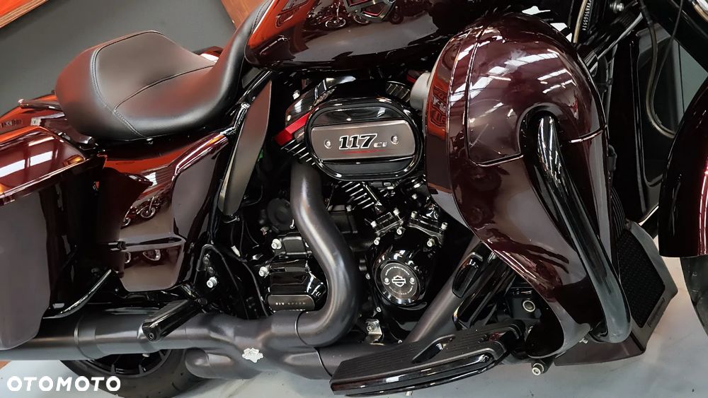 Harley-Davidson CVO Street Glide - 24