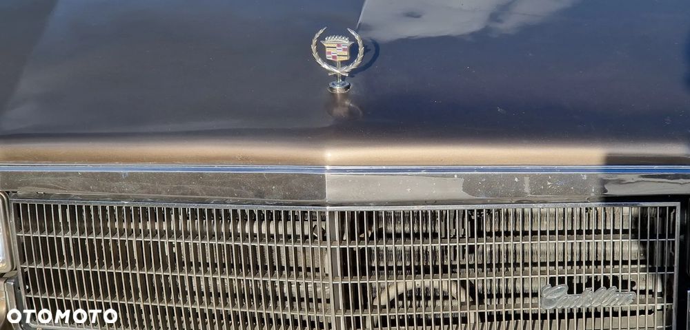 Cadillac Deville - 16