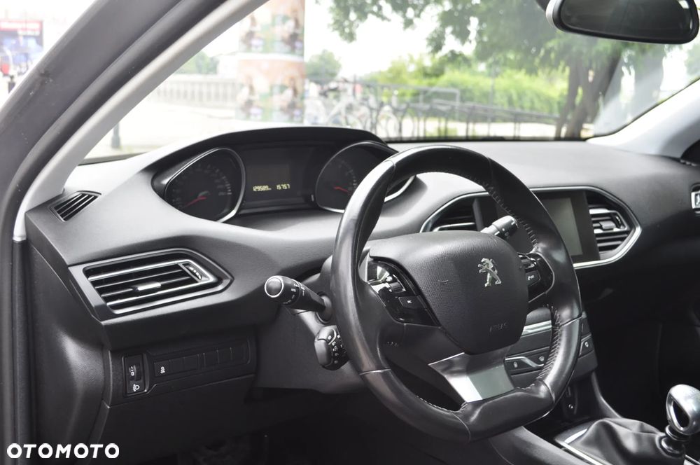 Peugeot 308 125 THP Allure - 6