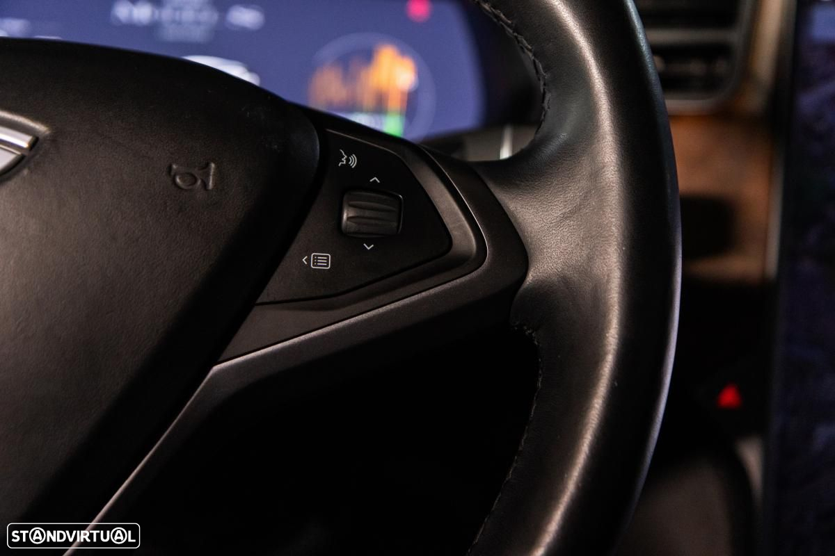Tesla Model S - 26