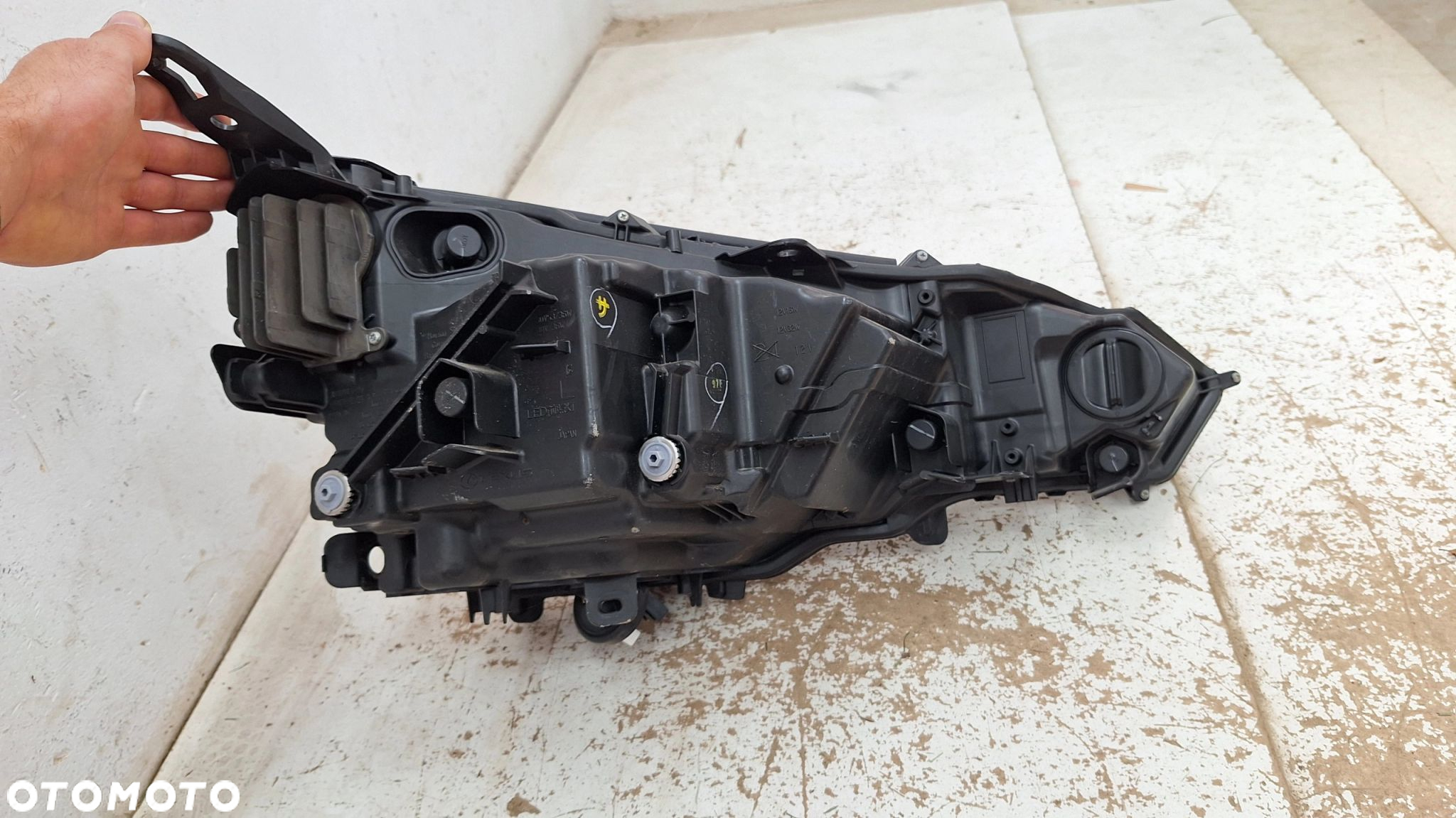 LAMPA LEWA PRZÓD FULL LED LEXUS UX DEMONTAŻ - 6
