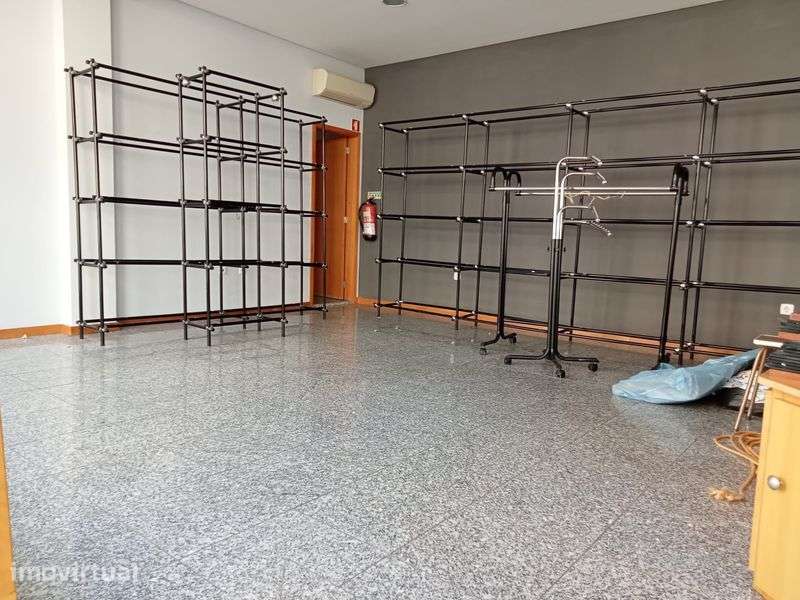 Loja com lugar de garagem - Grande imagem: 4/5