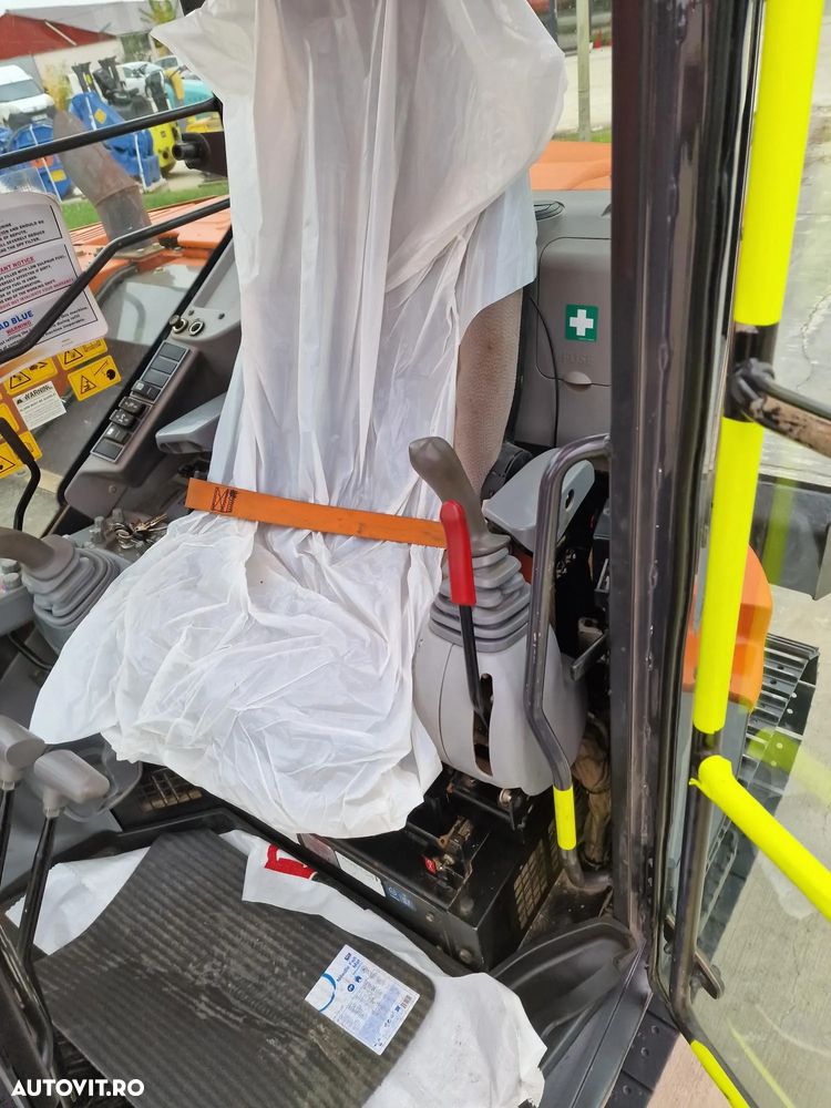 Hitachi ZX85-6, 2022, 2.582h, Masa Operationala 8,65t, CUPLA RAPIDA HIDRAULICA+3 CUPE NOI, SENILE NOI, Inst picon, camera spate, ad sapare 5m, ridica 4,5t, LAMA NIVELARE, Sistem antifurt, 58CP, Leasing 4 ani cu rata lunara 1300Eur/6500 lei,PROMOTIE 58.900eur - 5