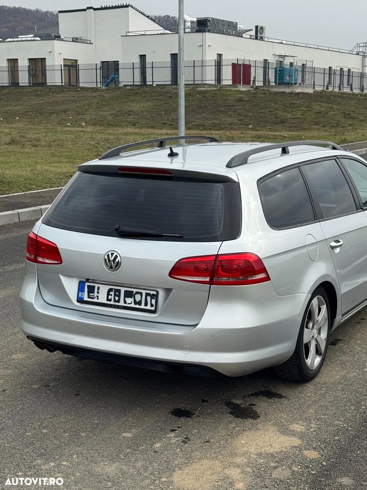 Volkswagen Passat Variant 2.0 TDI Blue TDI DSG Comfortline - 3