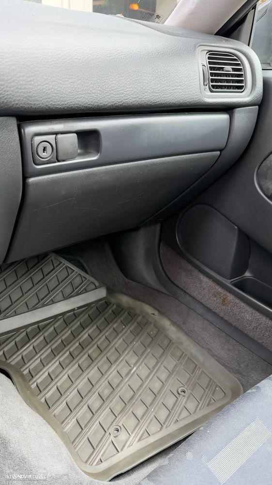 Volvo V40 Cross Country - 10