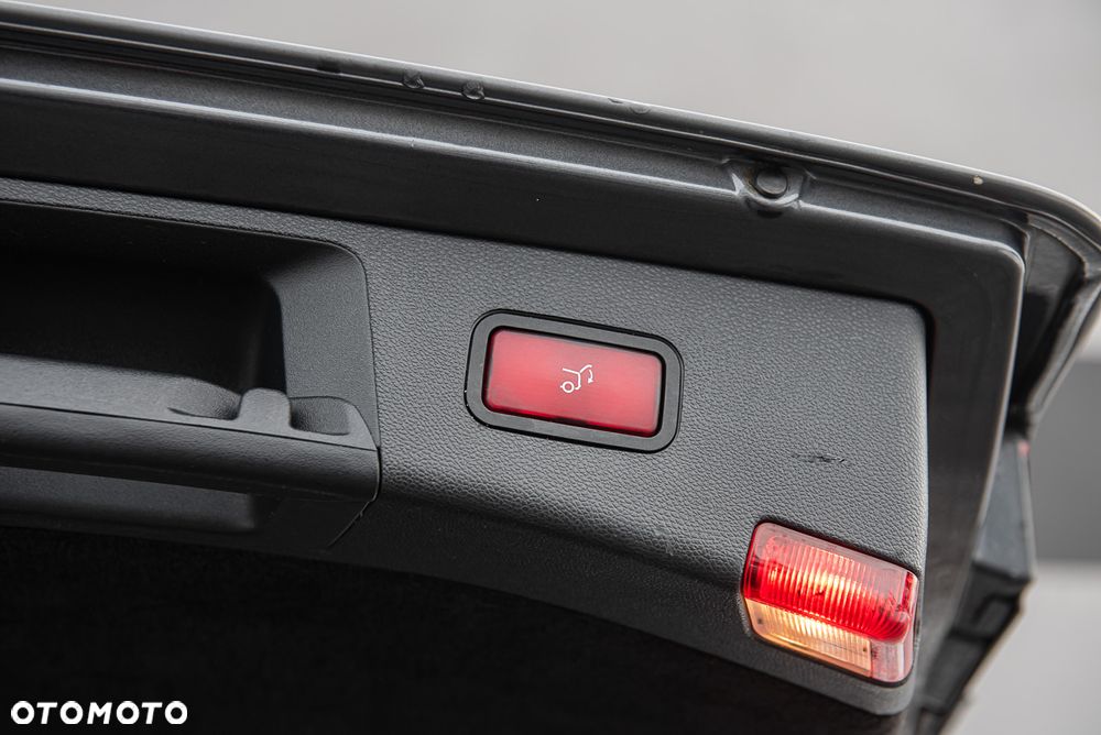 Mercedes-Benz Klasa E - 31