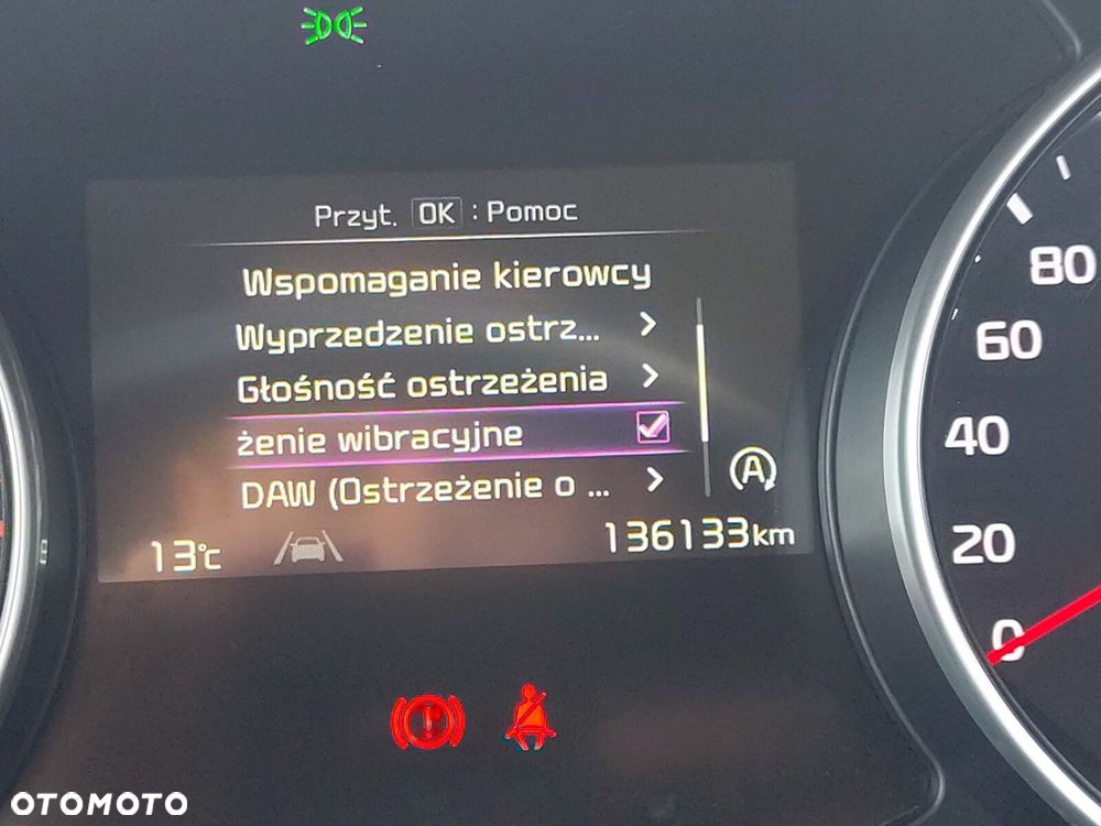 Kia Ceed - 32
