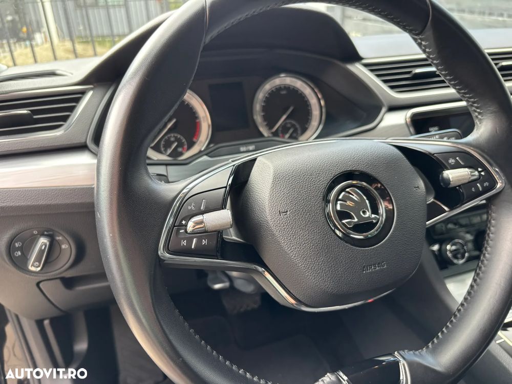 Skoda Superb 2.0 TDI DSG Ambition - 12