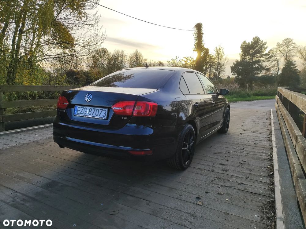 Volkswagen Jetta 1.6 TDI BMT Trendline - 9