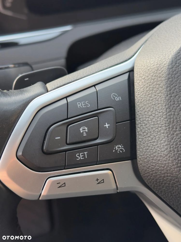 Volkswagen Passat 1.6 TDI SCR DSG Conceptline - 14