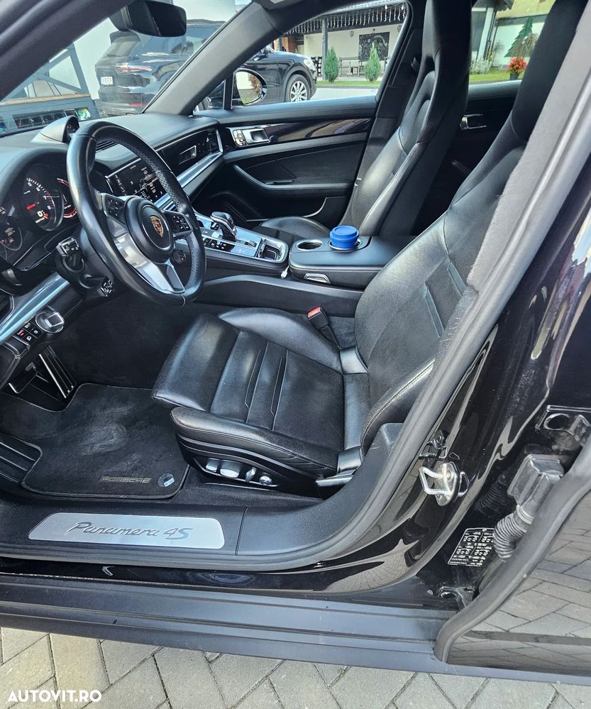 Porsche Panamera 4S - 16