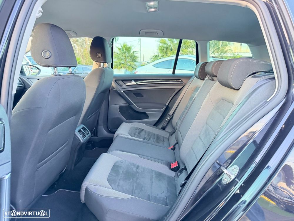 VW Golf Variant 1.6 TDi R-Line - 34