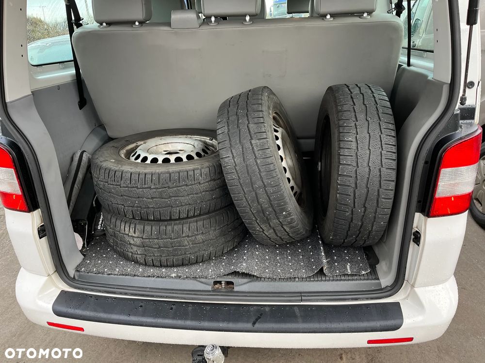 Volkswagen Caravelle - 39