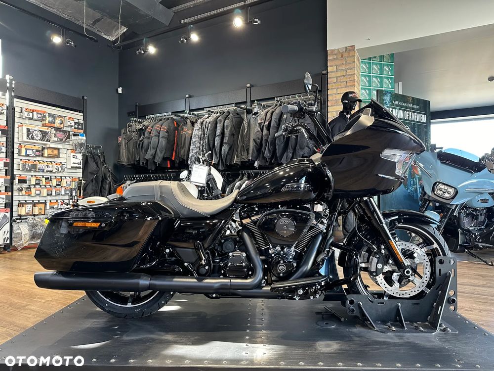 Harley-Davidson Touring Road Glide - 2