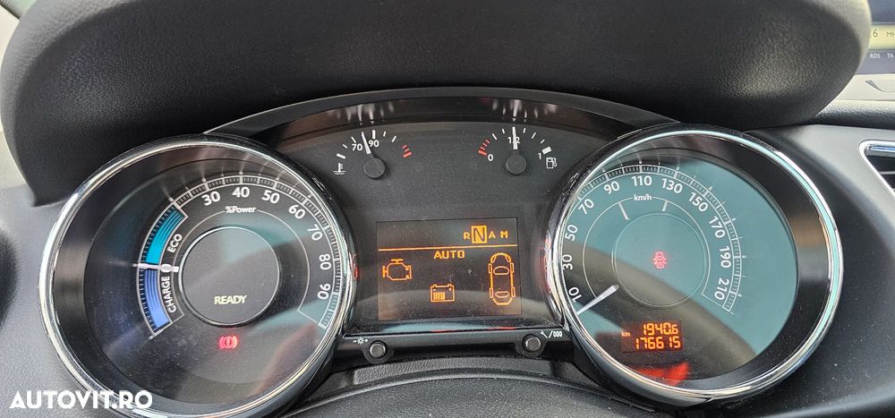 Peugeot 3008 Hybrid4 - 15