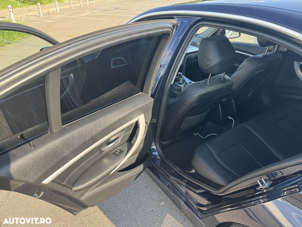 BMW Seria 3 320d Efficient Dynamic Edition Aut. - 17