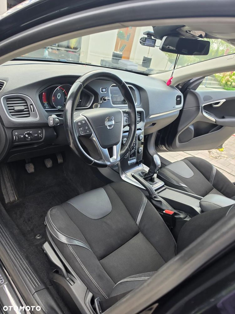 Volvo V40 D2 - 22
