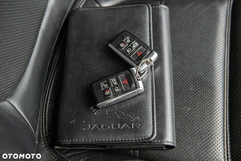 Jaguar E-Pace D180 AWD R-Dynamic S - 36