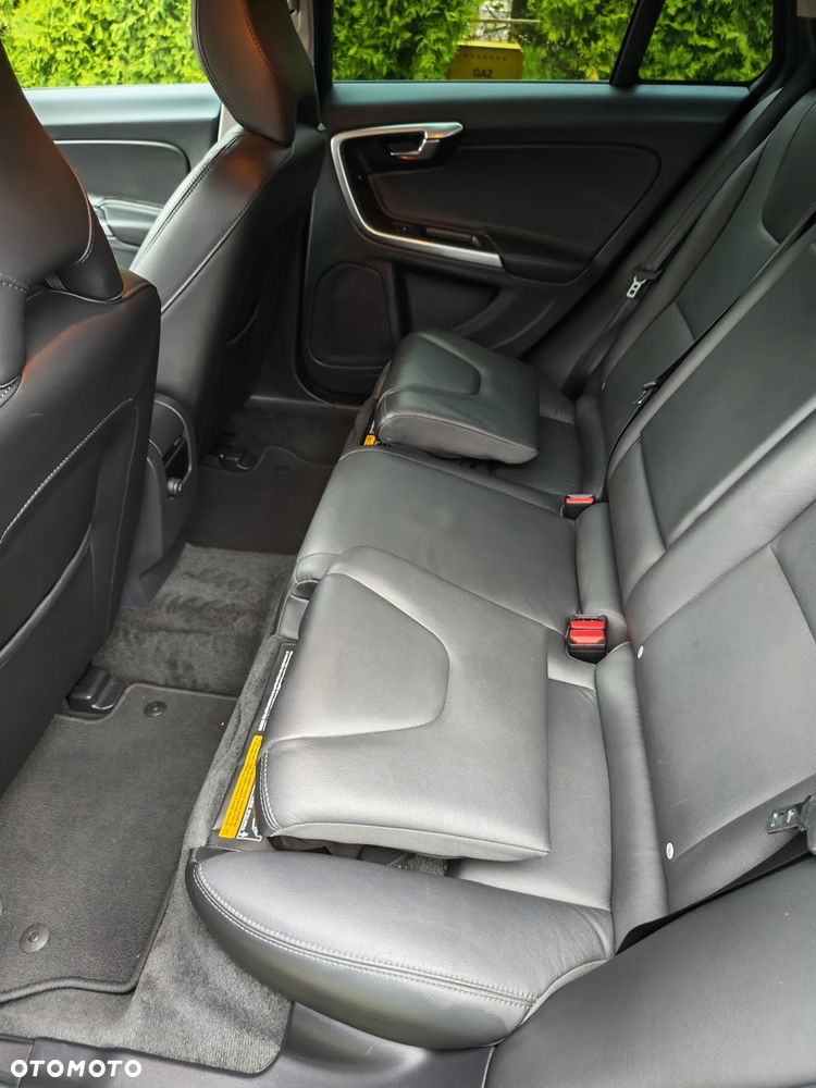 Volvo V60 Cross Country D4 Geartronic Summum - 17