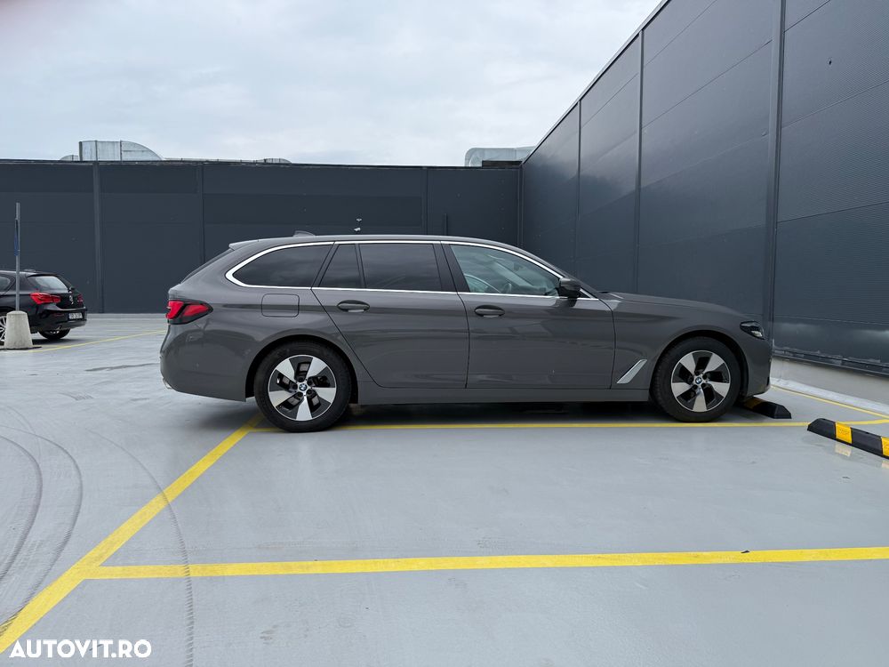BMW Seria 5 520d AT MHEV - 30