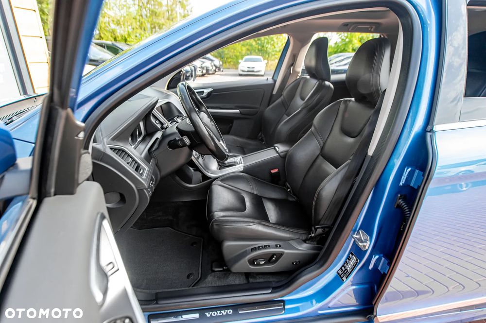 Volvo XC 60 D4 AWD Geartronic Momentum - 19