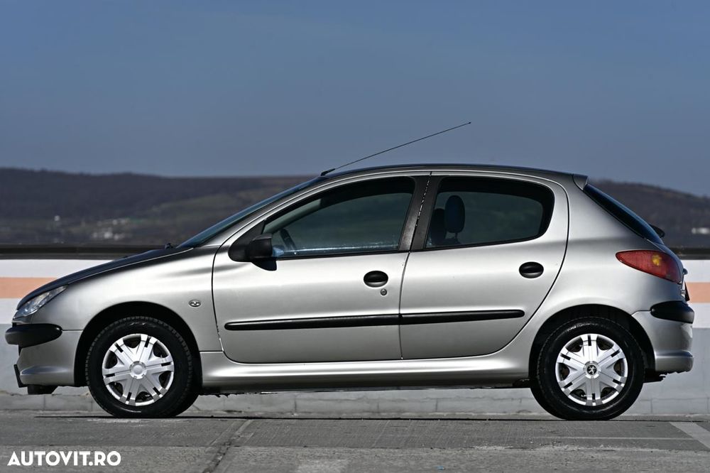 Peugeot 206 1.4E Sedan - 3