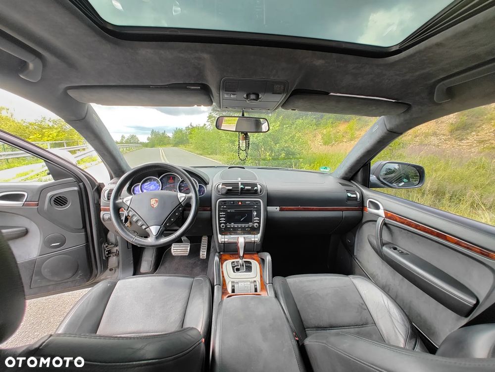 Porsche Cayenne - 6