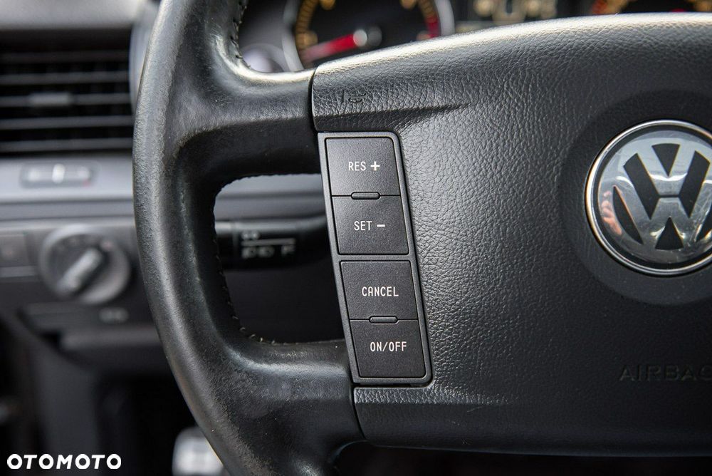 Volkswagen Phaeton - 28