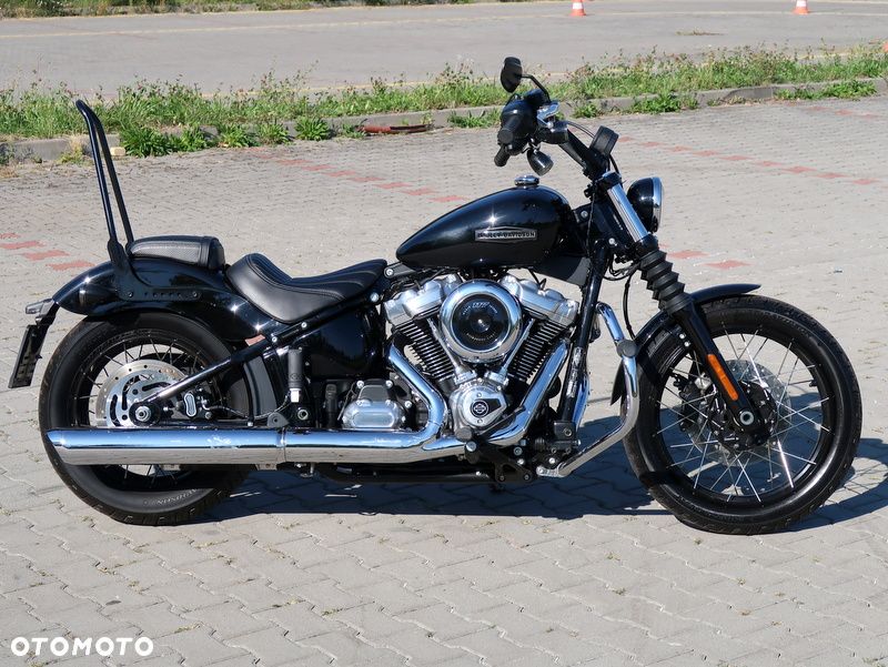 Harley-Davidson Softail Street Bob - 2