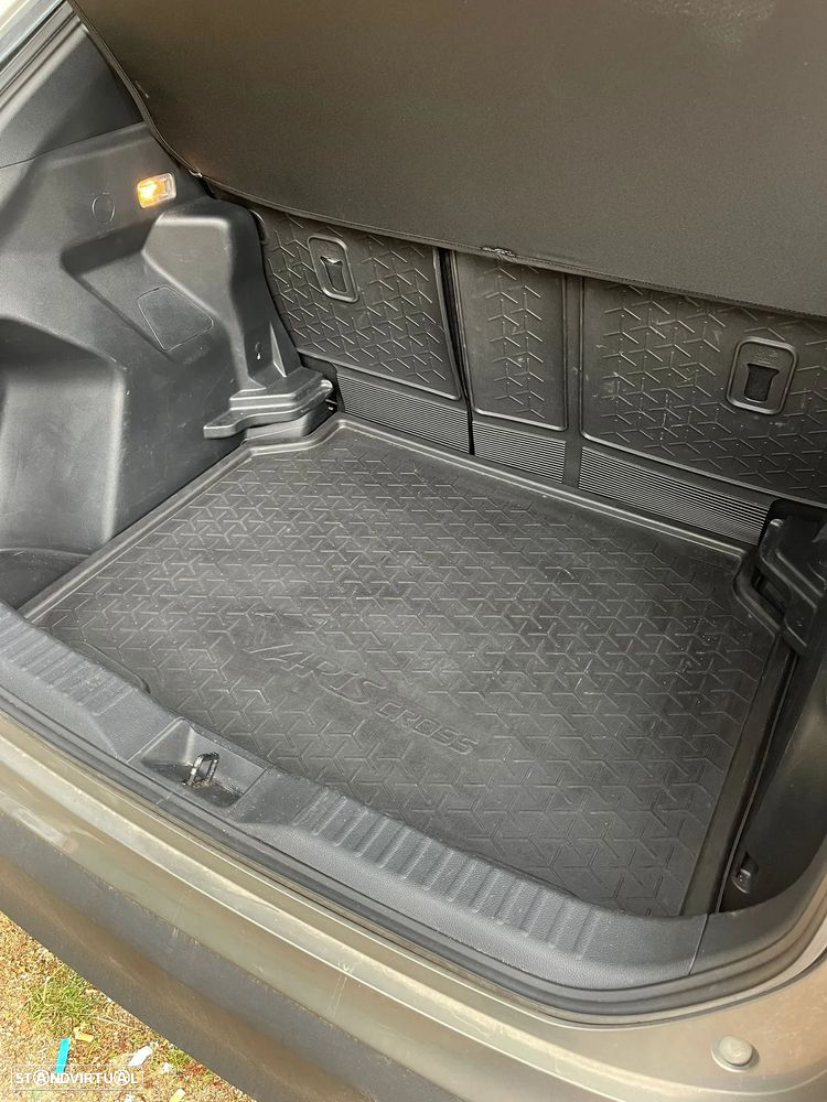 Toyota Yaris Cross 1.5 HDF Square Collection - 17
